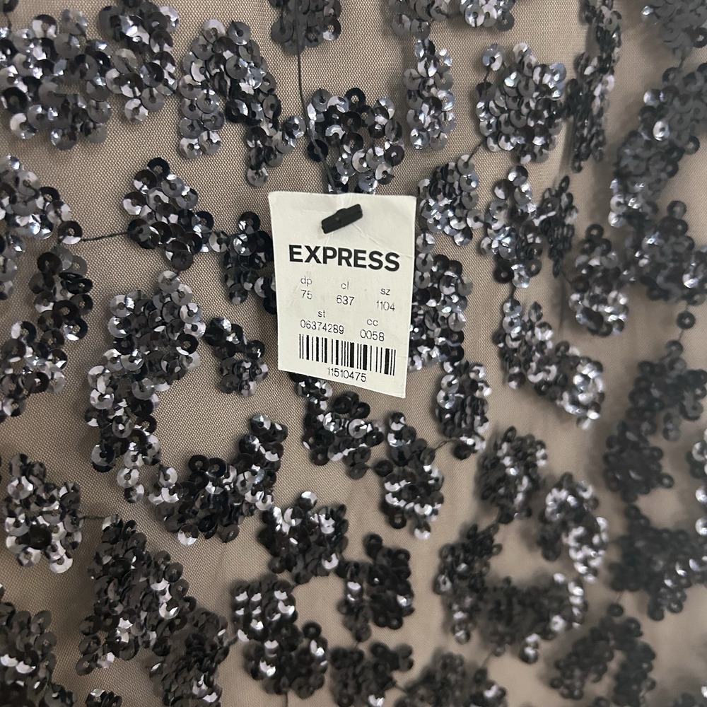 Express Black Sequin V-Neck Spaghetti Strap Camisole Tank Top Size L Glam NWT - Picture 3 of 10